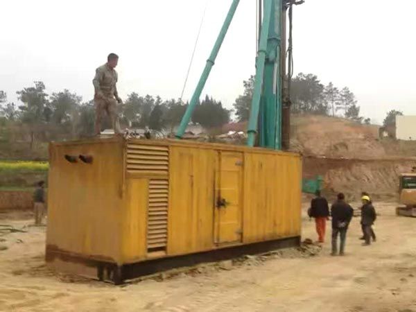 黄平如何判断水冷式机油散热器密封件是否需要更换？